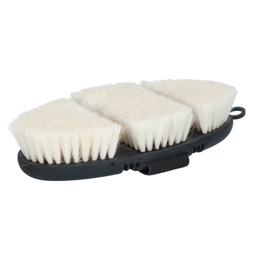 Excellent Horse Flexi Brush Shine